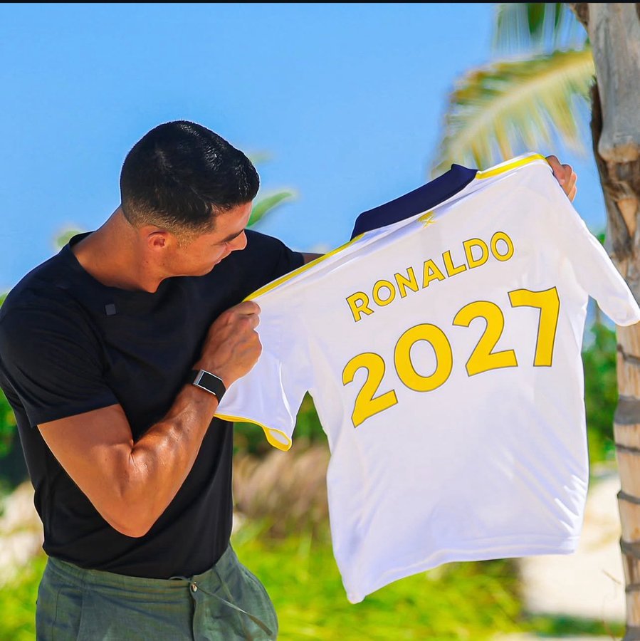 Cristiano Ronaldo-Le Chapitre Doré Continue : L’Extension Monumentale de Ronaldo à Al-Nassr Réécrit les Livres des Records