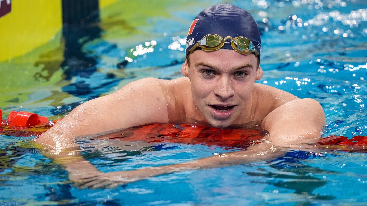 Le Phénomène Français Léon Marchand Pulvérise le Record du Monde du 200m 4 Nages à Singapour !